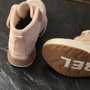 Sorel Pink Sneaker boots